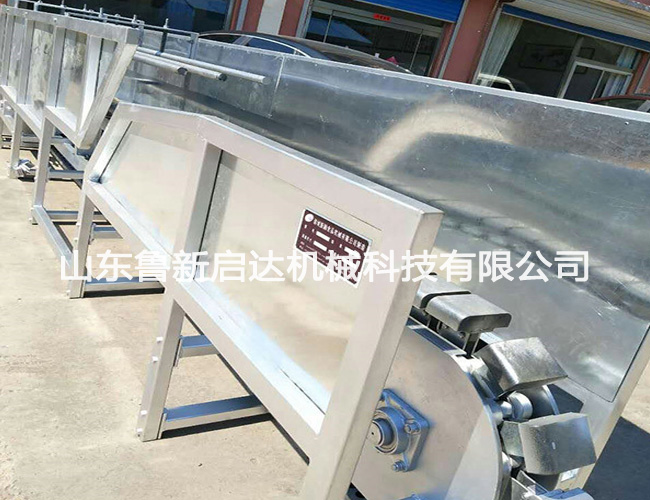 活掛托胸輸送機